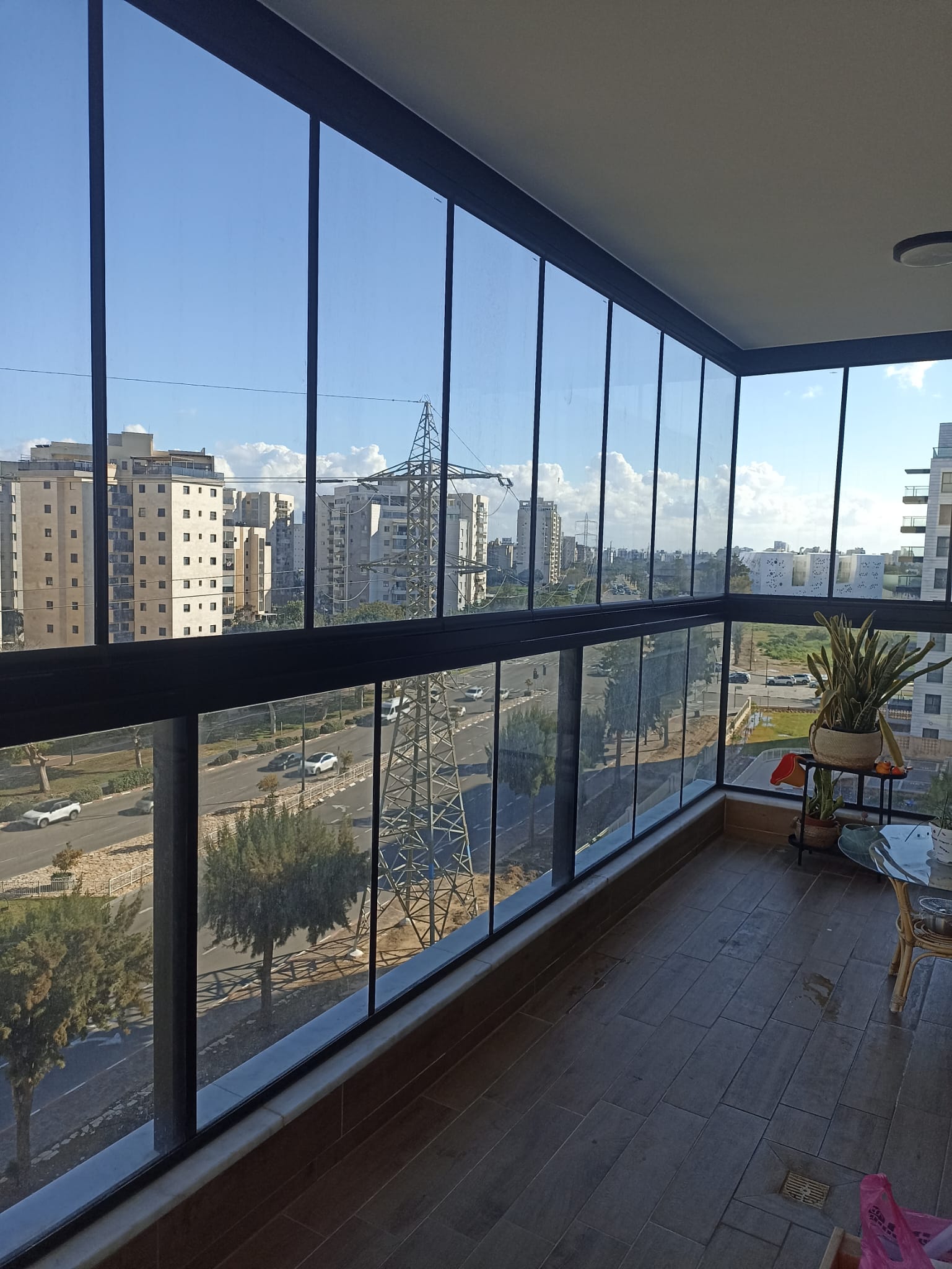 לפני — חלונות מרפסת "אקורדיון"